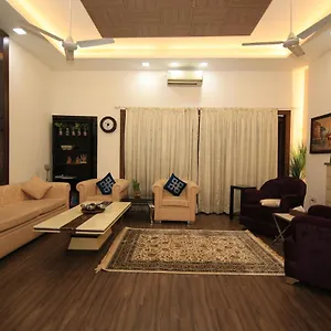 Avanti Tenantry-luxurious Service Apartment